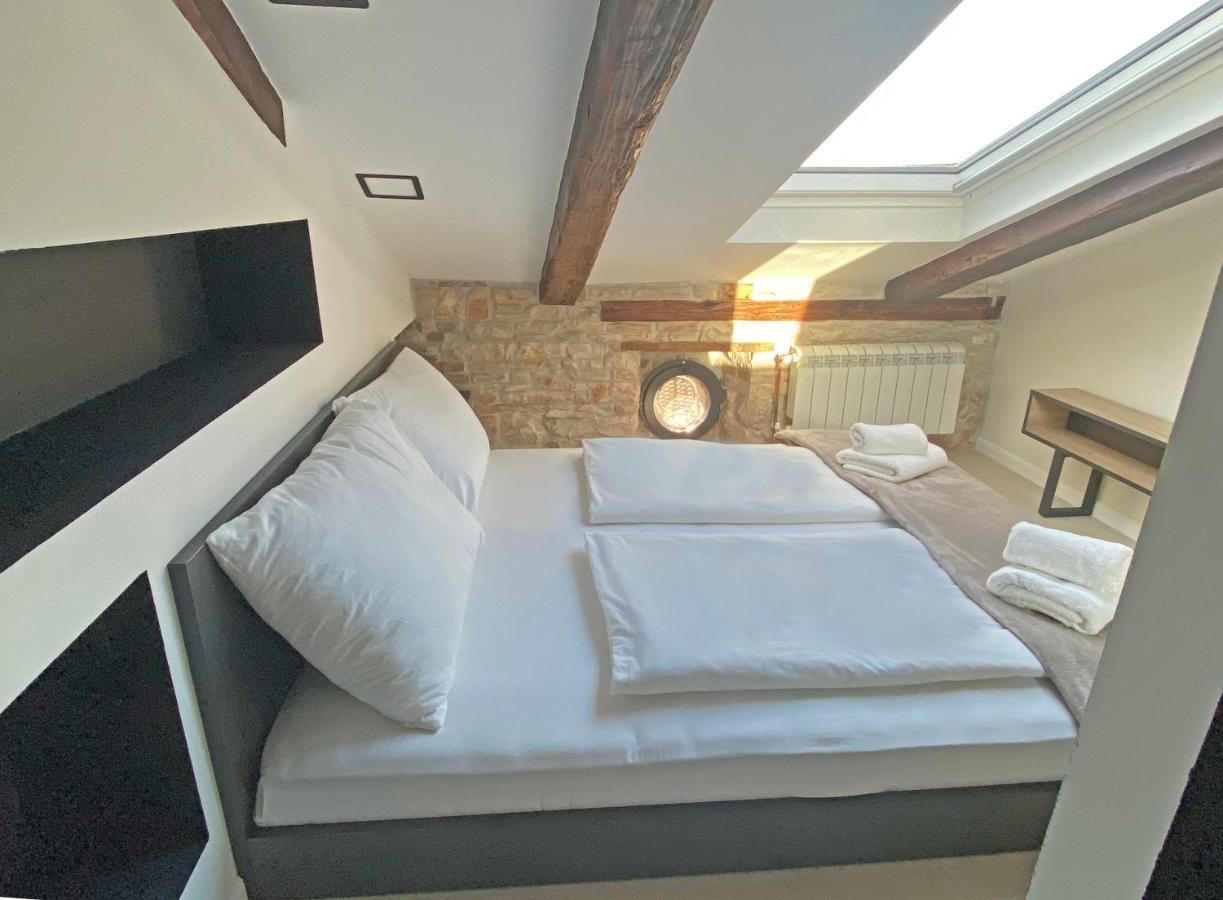 Ferienwohnung Castropola Views With Private Parking Exterior foto