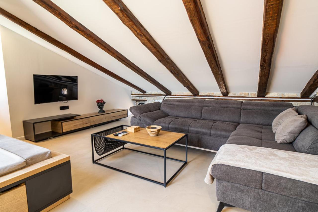 Ferienwohnung Castropola Views With Private Parking Exterior foto