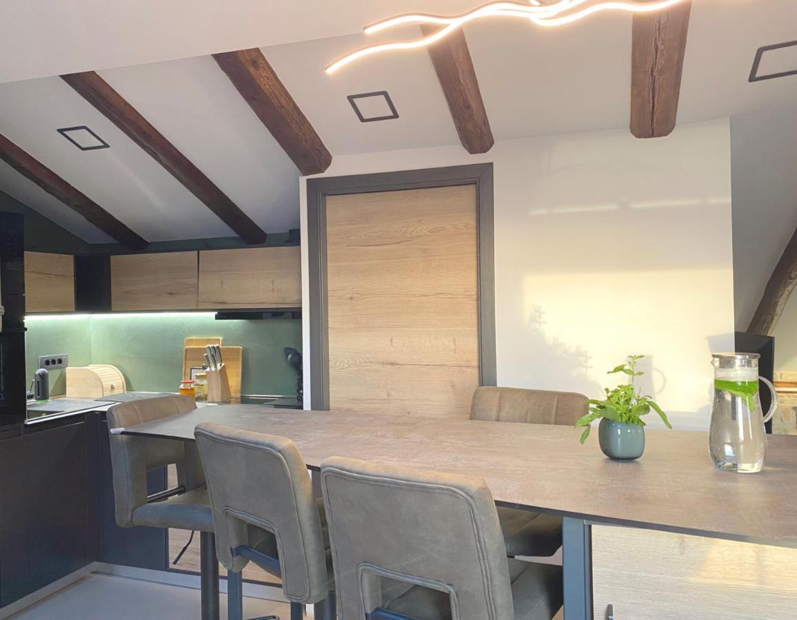 Ferienwohnung Castropola Views With Private Parking Exterior foto