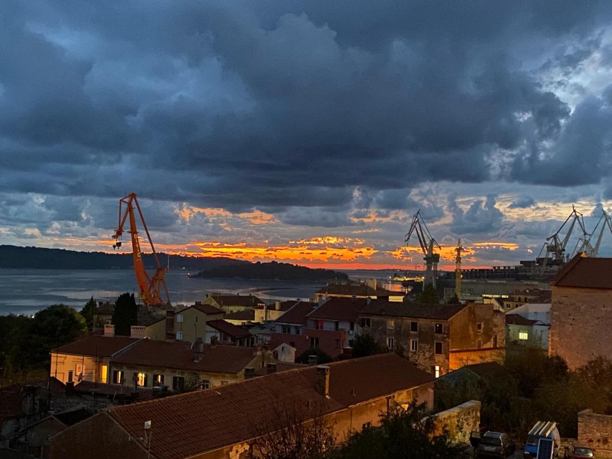 Ferienwohnung Castropola Views With Private Parking Exterior foto